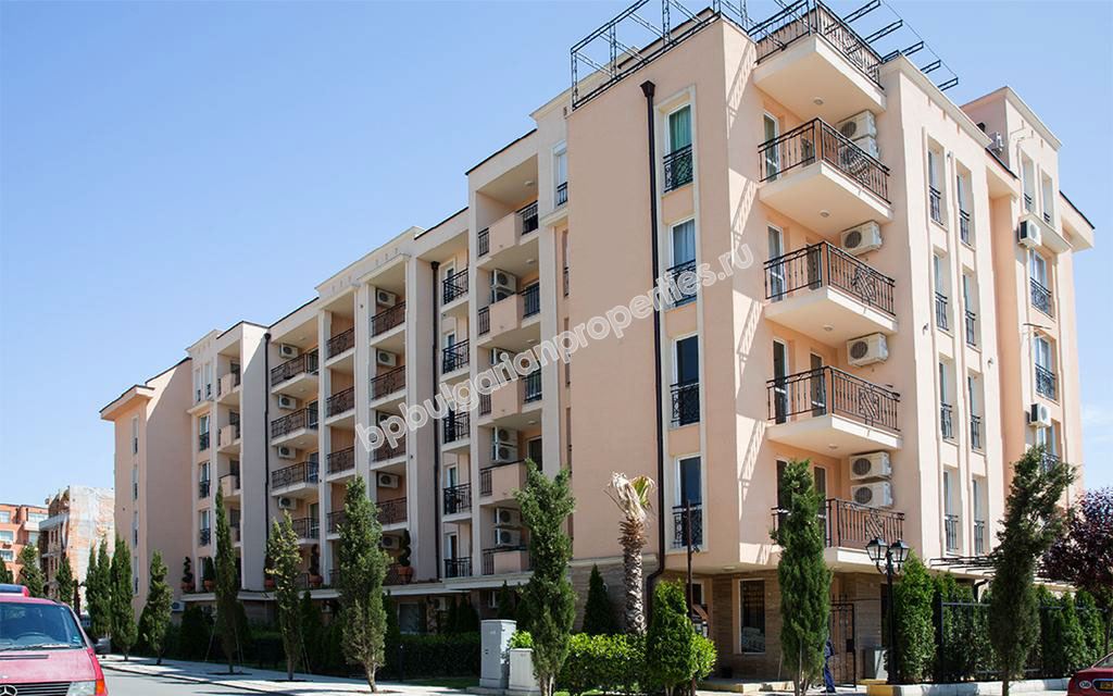 Furnished studio for sale close to the beach in the resort Sunny Beach