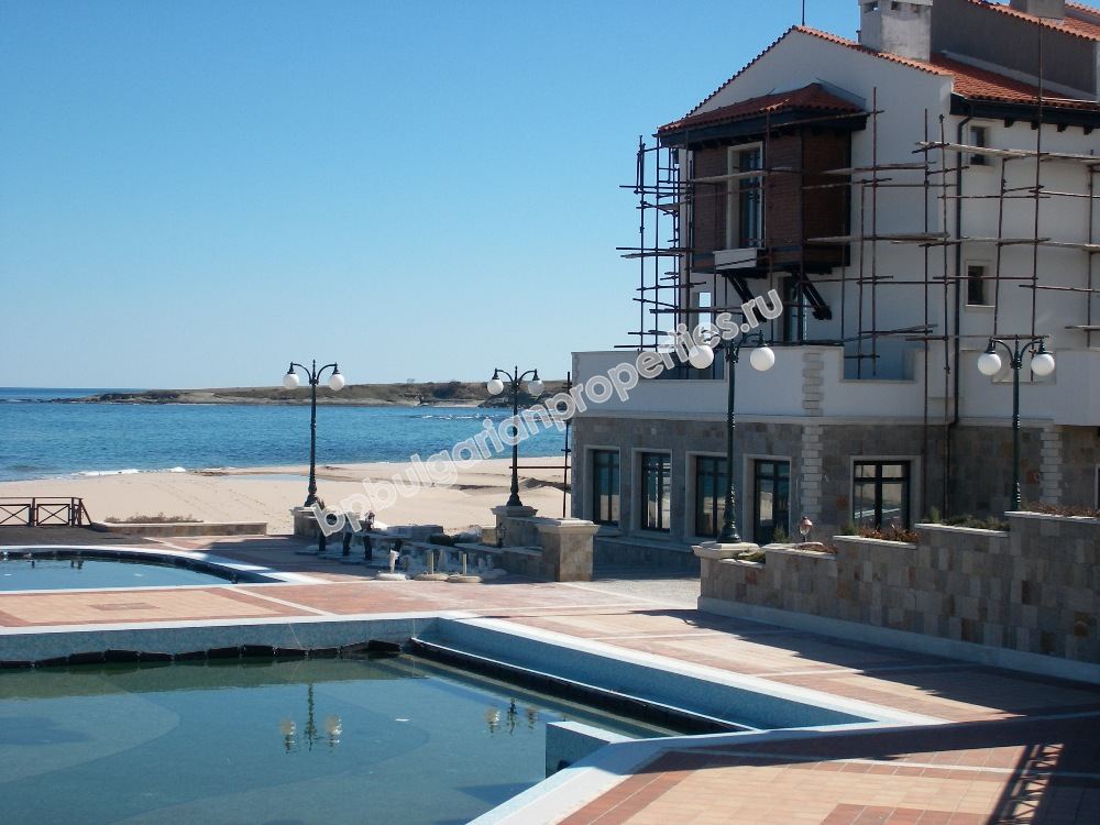 Luxury new one-bedroom apartment on the beach for sale in the resort Lozenets