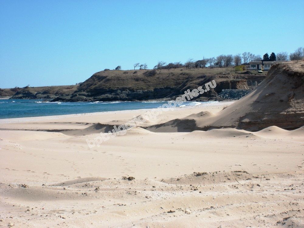 Luxury new one-bedroom apartment on the beach for sale in the resort Lozenets