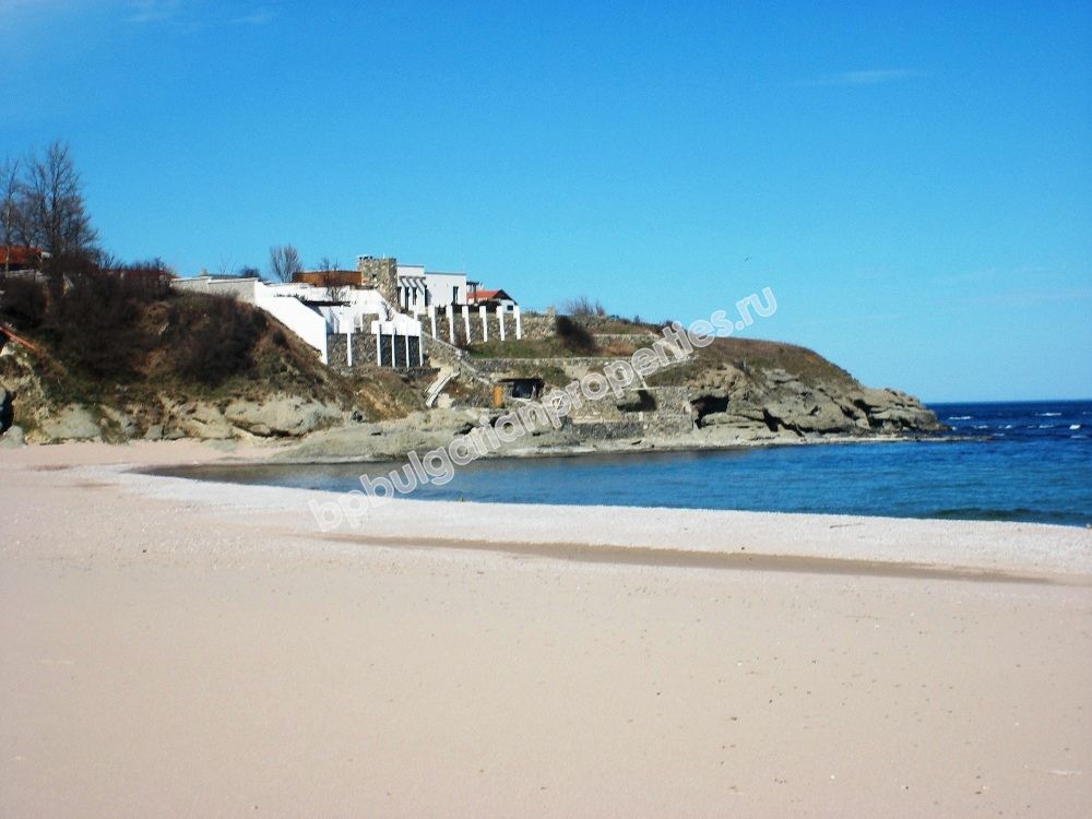 Luxury new one-bedroom apartment on the beach for sale in the resort Lozenets