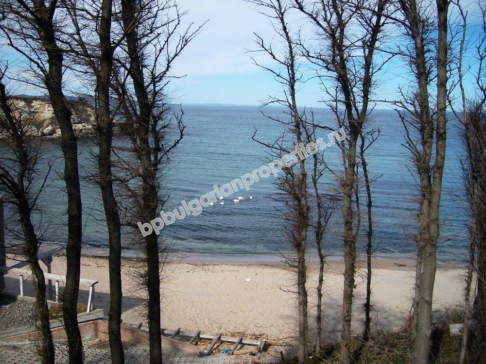 Luxury new one-bedroom apartment on the beach for sale in the resort Lozenets