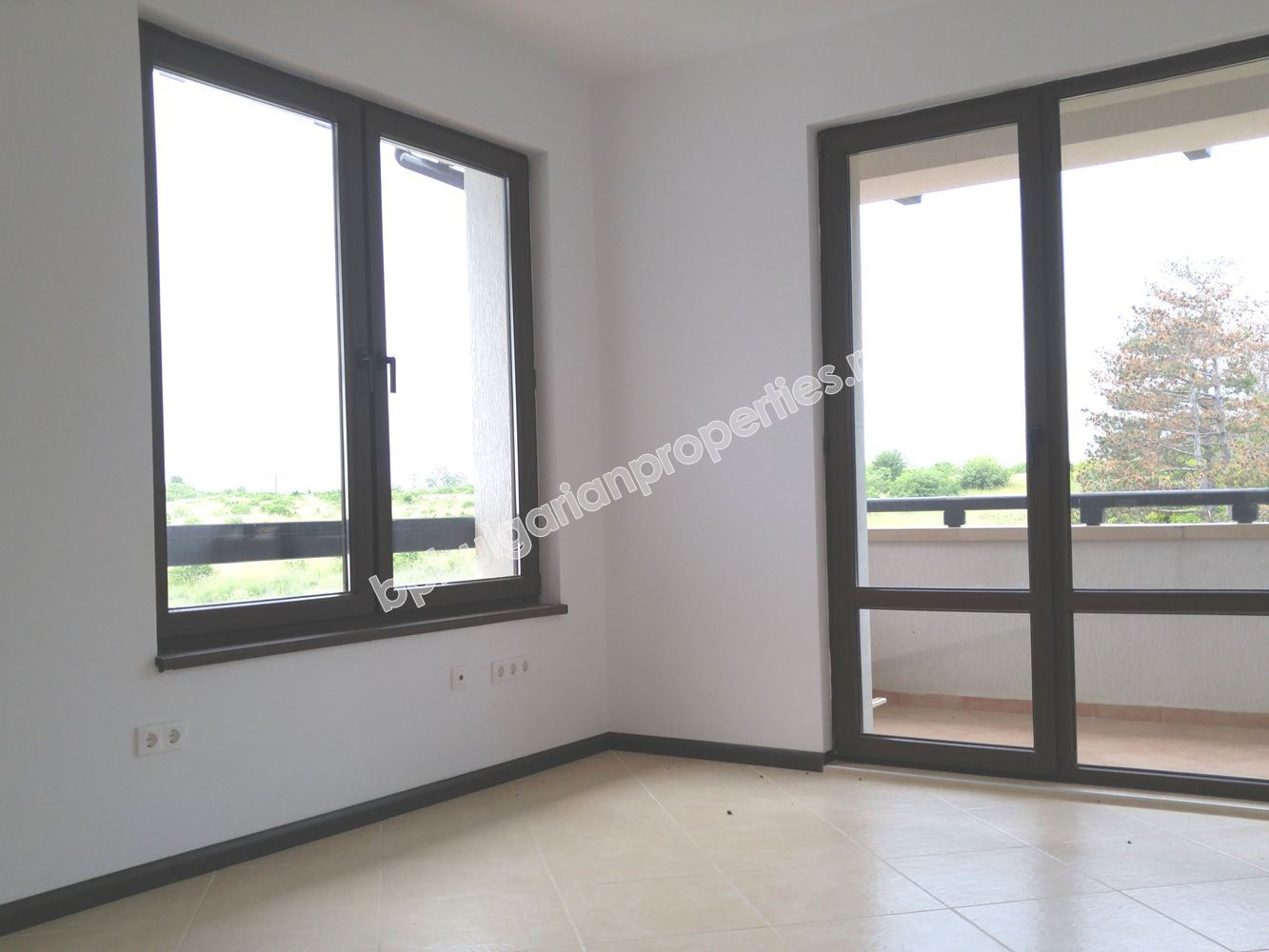 Luxury new one-bedroom apartment on the beach for sale in the resort Lozenets