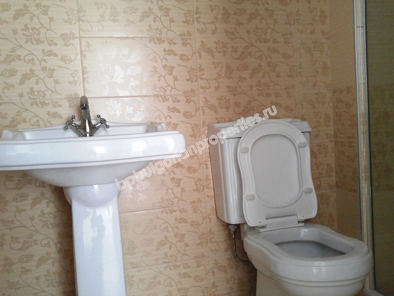 Luxury new one-bedroom apartment on the beach for sale in the resort Lozenets