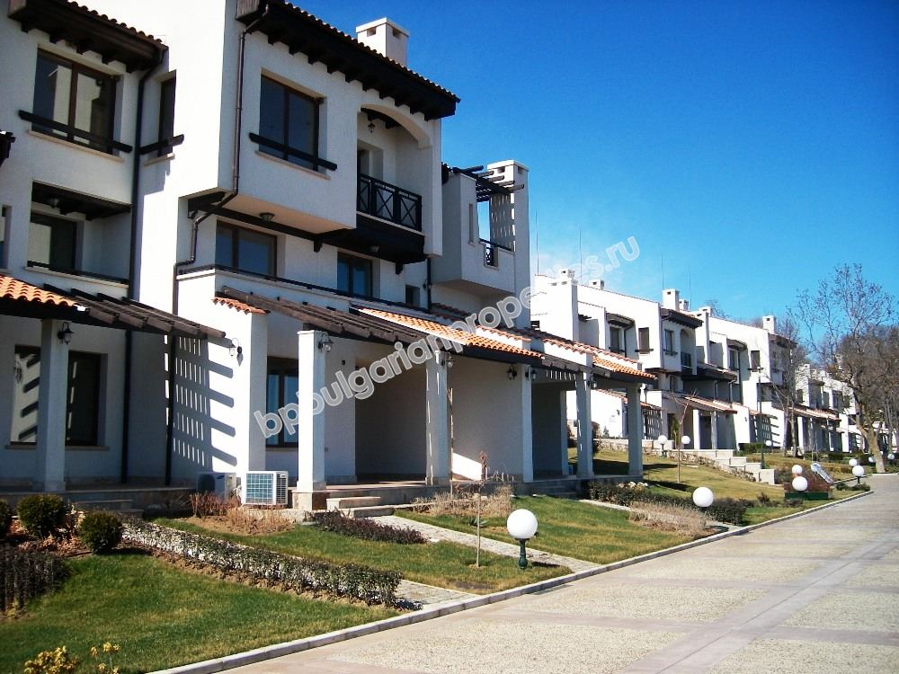 Luxury new one-bedroom apartment on the beach for sale in the resort Lozenets