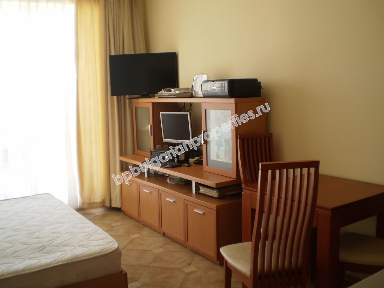 Furnished spacious studio for sale close to the beach in the resort Sunny Beach