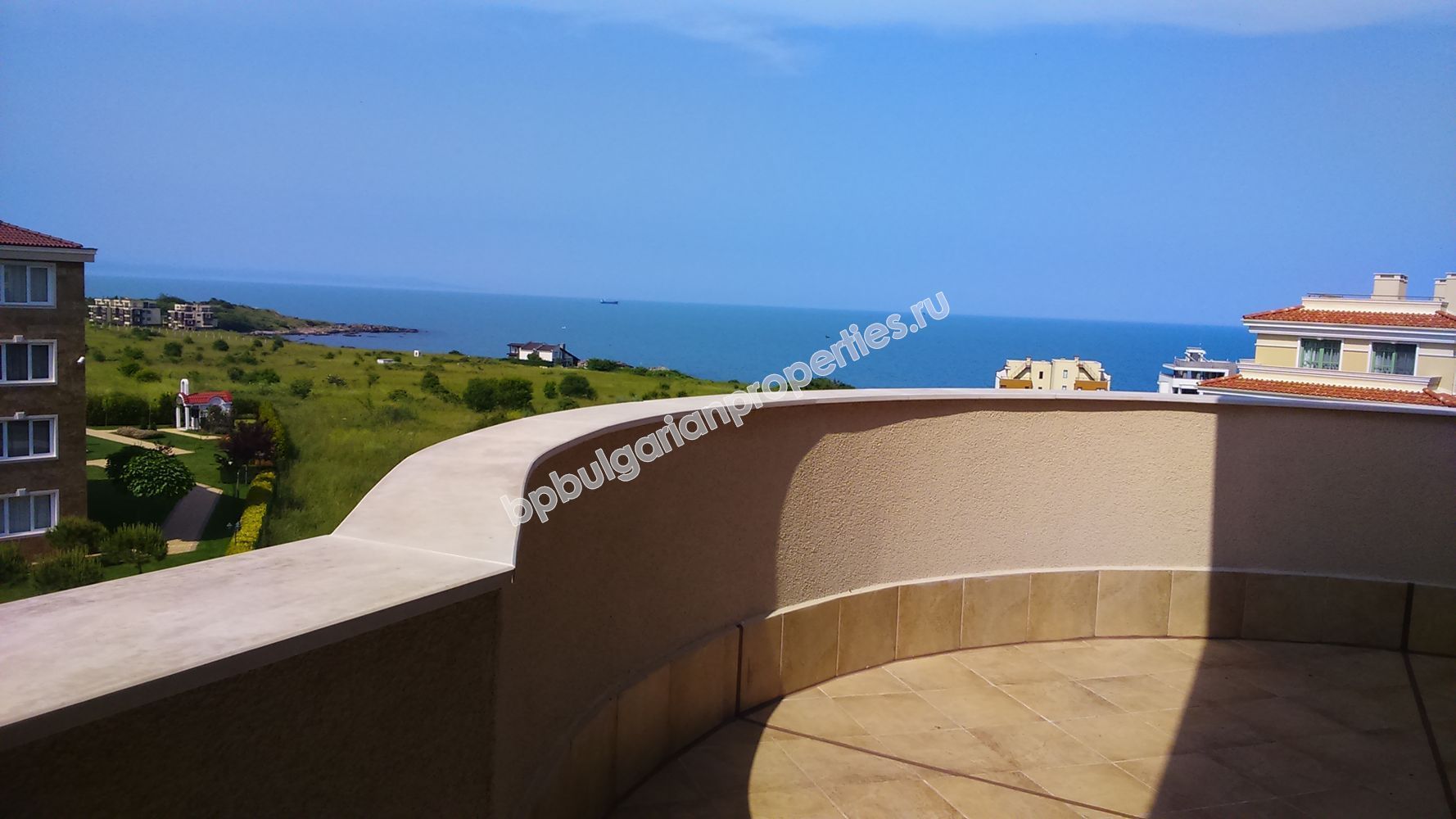Luxury first line apartaments for sale in the resort Chernomorets Luxury first line apartaments for sale in the resort Chernomorets