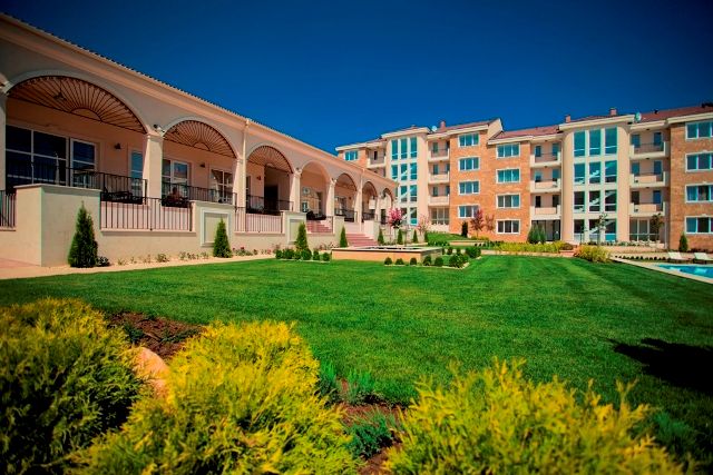 Luxury first line apartaments for sale in the resort Chernomorets Luxury first line apartaments for sale in the resort Chernomorets