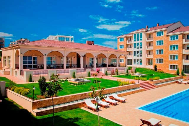 Luxury first line apartaments for sale in the resort Chernomorets Luxury first line apartaments for sale in the resort Chernomorets