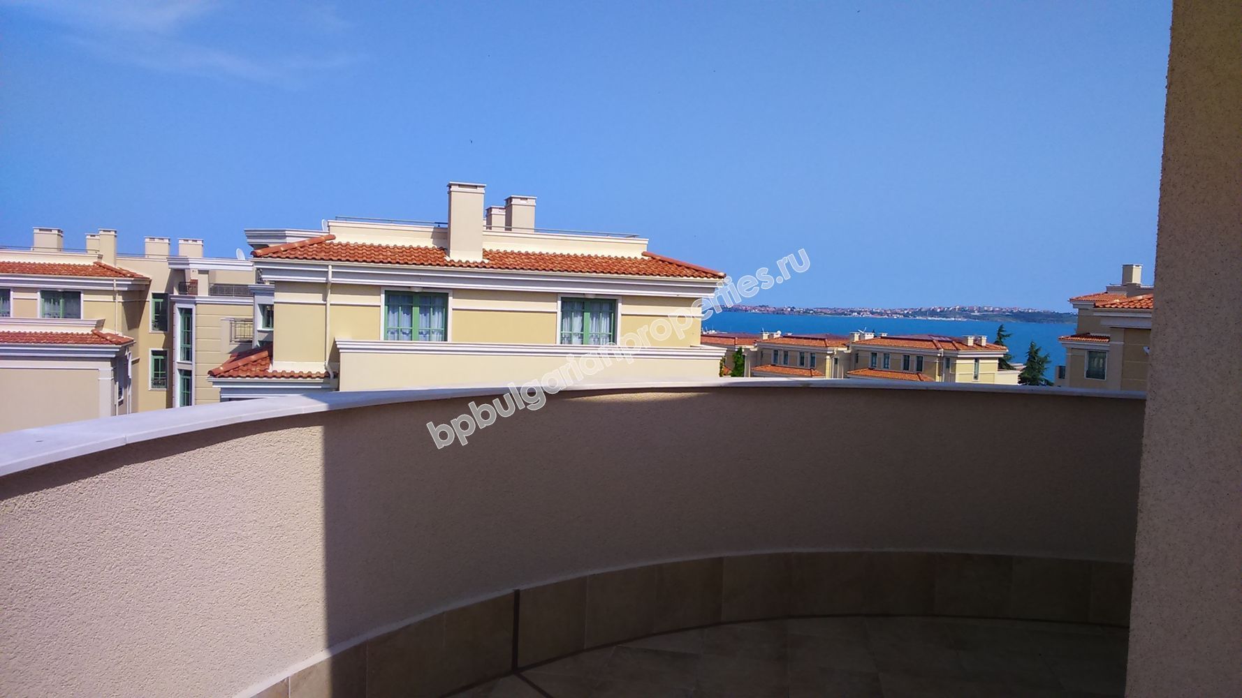 Luxury first line apartaments for sale in the resort Chernomorets Luxury first line apartaments for sale in the resort Chernomorets