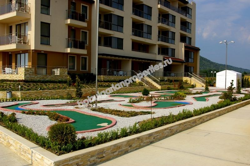 Beachfront furnished one-bedroom apartment for sale in the resort Obzor