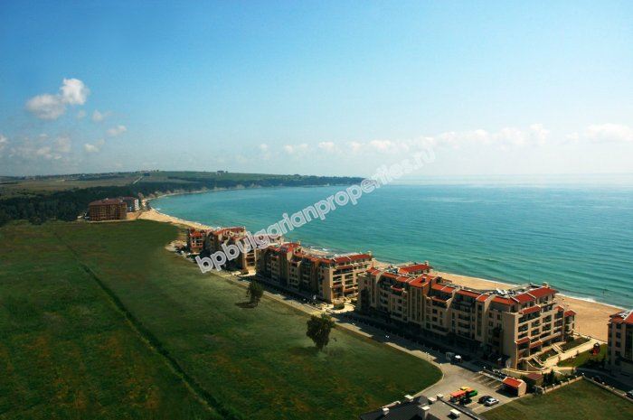 Beachfront furnished one-bedroom apartment for sale in the resort Obzor