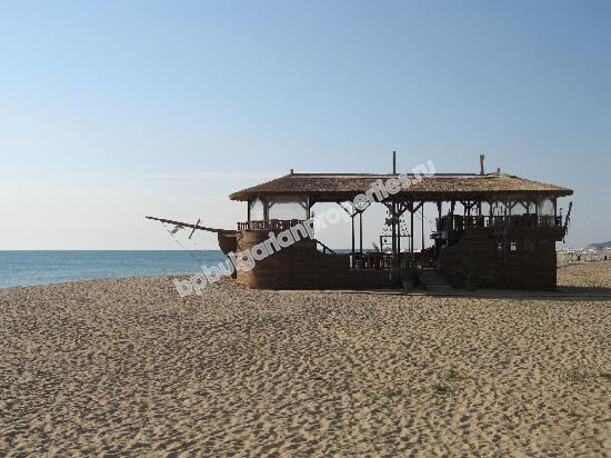 Beachfront furnished one-bedroom apartment for sale in the resort Obzor