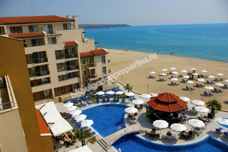 Beachfront furnished one-bedroom apartment for sale in the resort Obzor