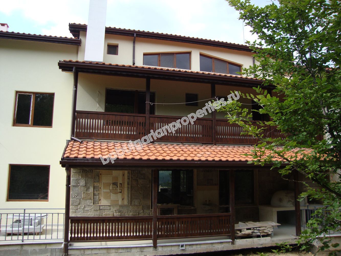 Operating guest house / hotel for sale in the Balkan Mountain near the town of Troyan Operating guest house / hotel for sale in the Balkan Mountain near the town of Troyan