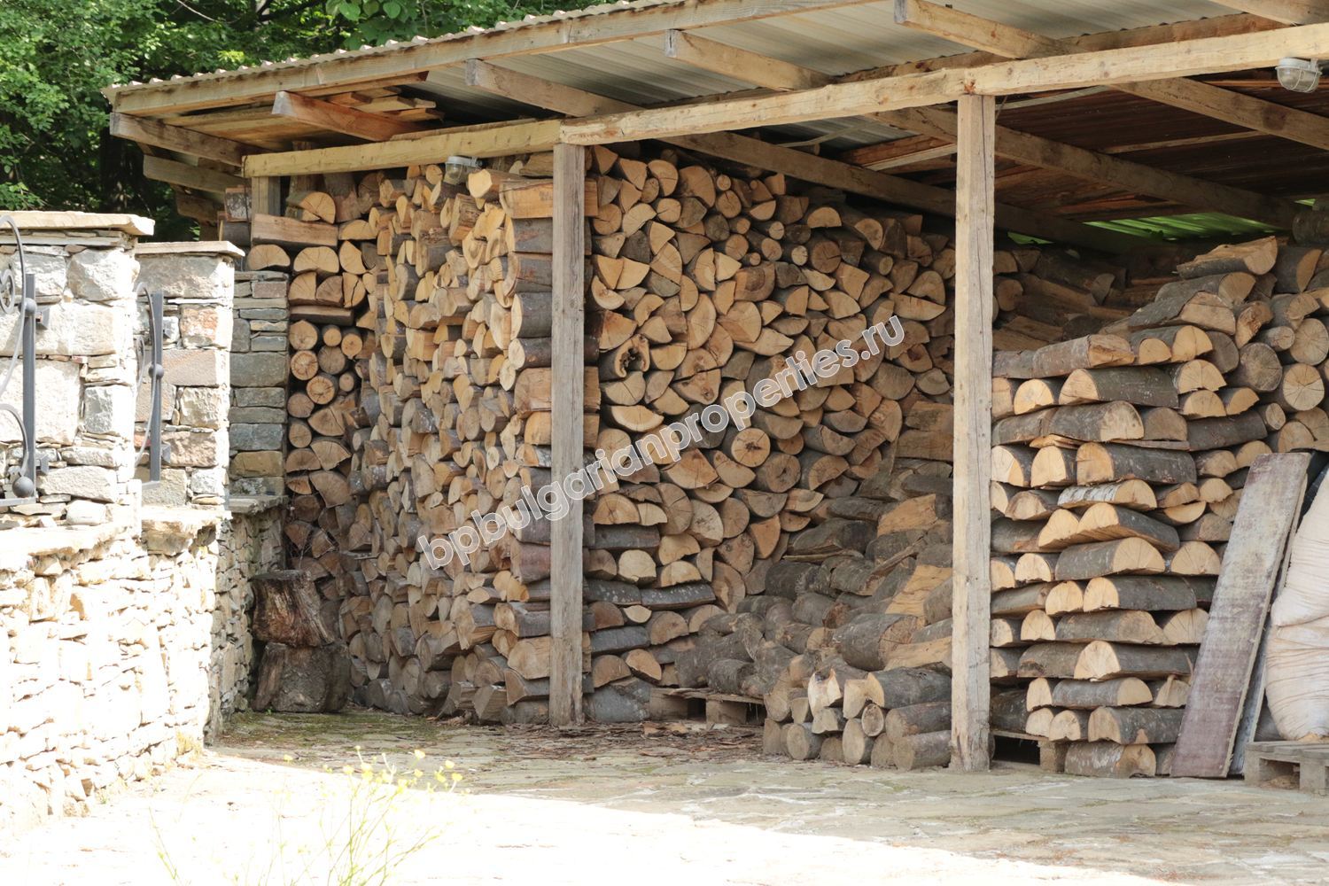 Operating guest house / hotel for sale in the Balkan Mountain near the town of Troyan Operating guest house / hotel for sale in the Balkan Mountain near the town of Troyan