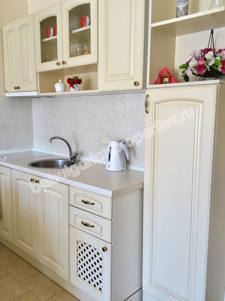 Luxury one-bedroom apartment with sea view for sale in the resort Elenite