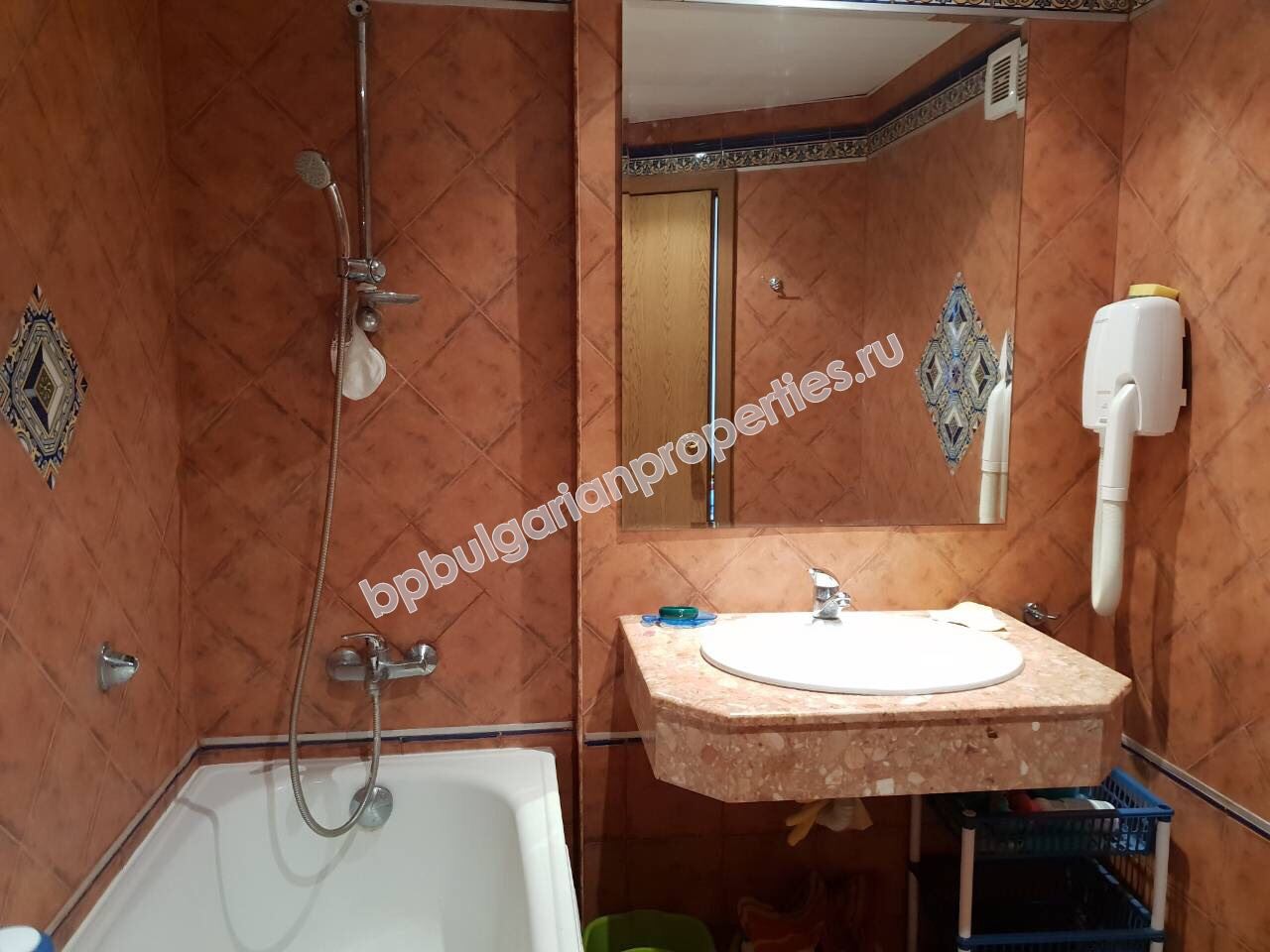 Luxury one-bedroom apartment with sea view for sale in the resort Elenite