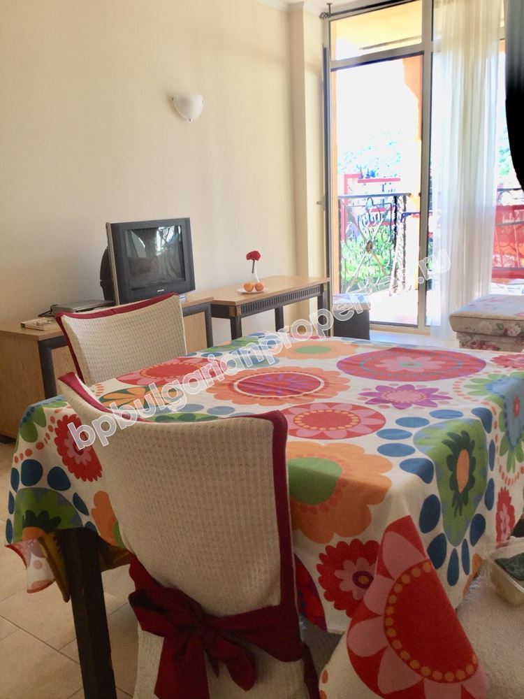 Luxury one-bedroom apartment with sea view for sale in the resort Elenite