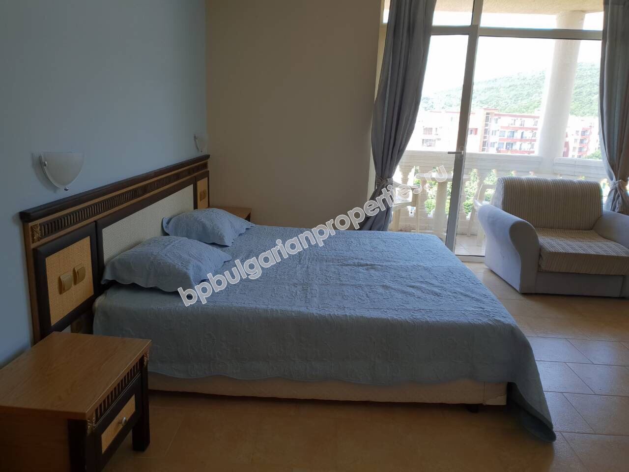 Luxury one-bedroom apartment with sea view for sale in the resort Elenite