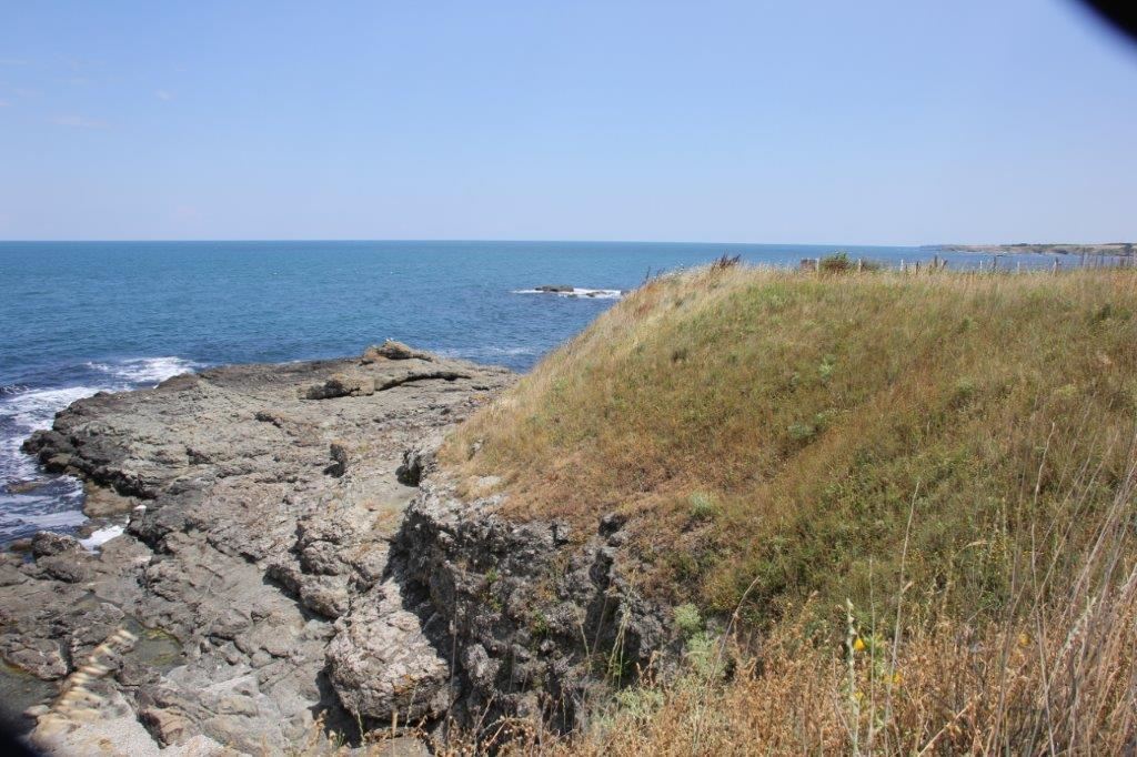 Plot with permission to build a house on the first line in Tsarevo