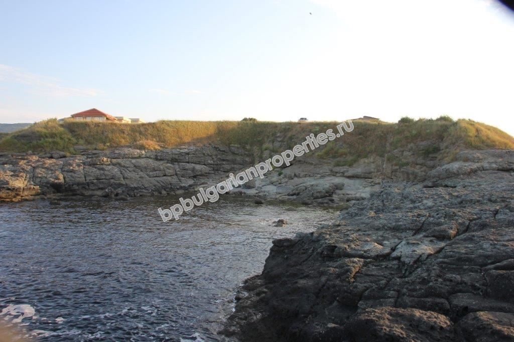 Plot with permission to build a house on the first line in Tsarevo