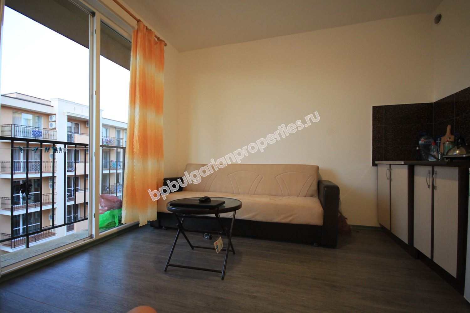 Cheap studio in a gated complex close to the beach in Sunny Beach