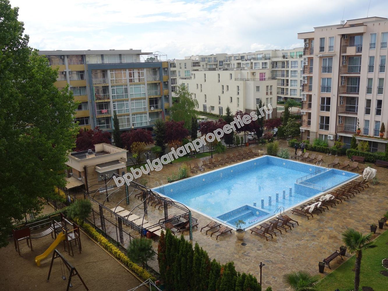 Cheap studio in a gated complex close to the beach in Sunny Beach