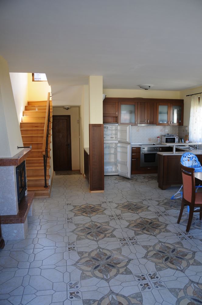 Three-storey furnished house in a complex with a swimming pool 50 meters from Paradise Bay, Sozopol