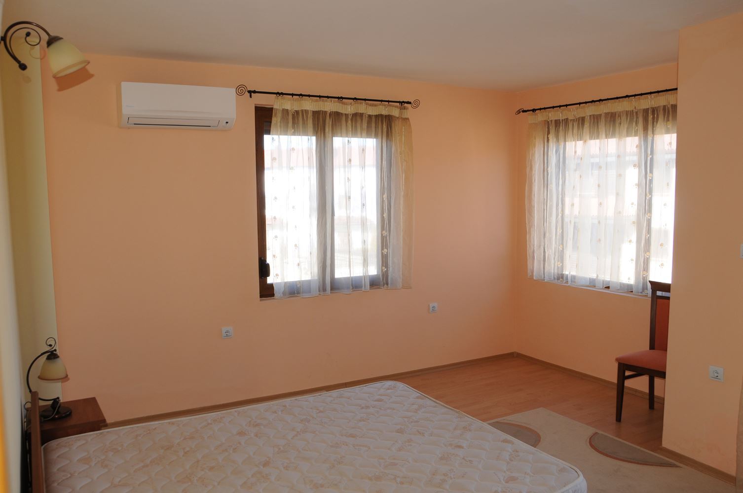 Three-storey furnished house in a complex with a swimming pool 50 meters from Paradise Bay, Sozopol