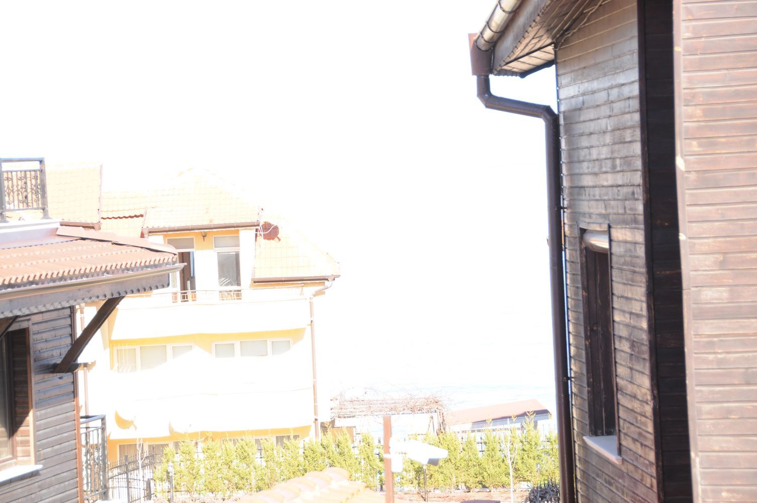 Three-storey furnished house in a complex with a swimming pool 50 meters from Paradise Bay, Sozopol