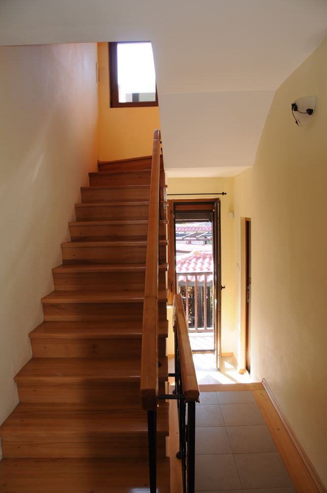 Three-storey furnished house in a complex with a swimming pool 50 meters from Paradise Bay, Sozopol