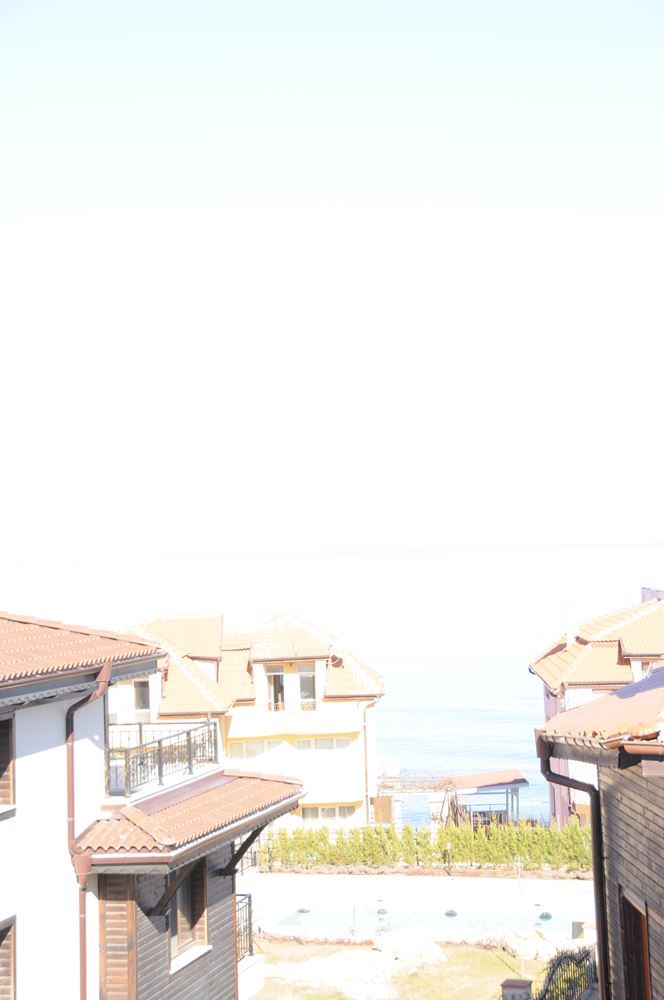 Three-storey furnished house in a complex with a swimming pool 50 meters from Paradise Bay, Sozopol