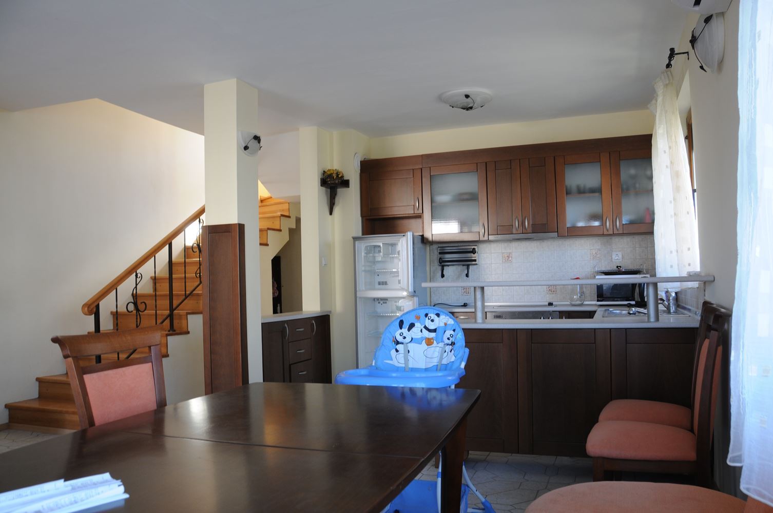 Three-storey furnished house in a complex with a swimming pool 50 meters from Paradise Bay, Sozopol