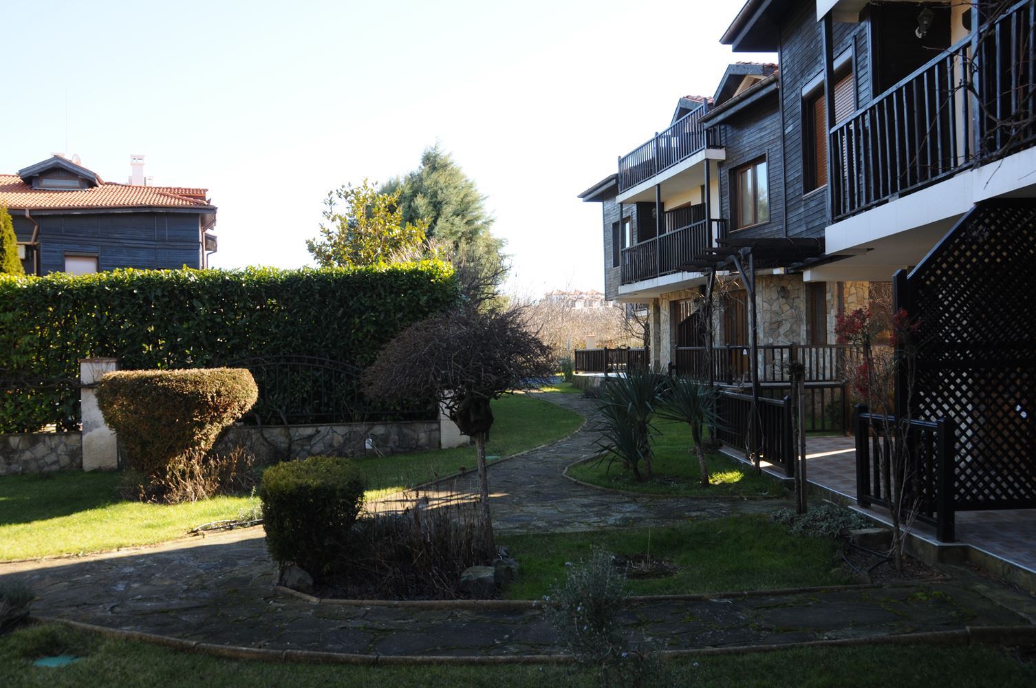 Three-storey furnished house in a complex with a swimming pool 50 meters from Paradise Bay, Sozopol