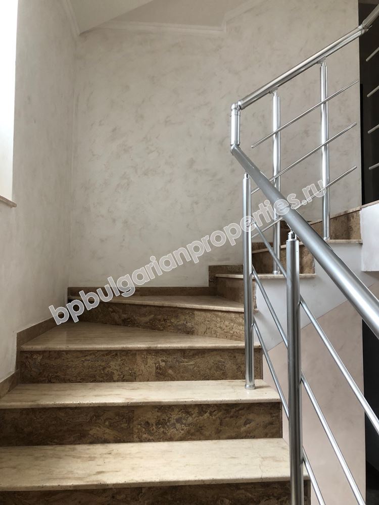 Housing by the sea in Bulgaria. Apartments in a new house with Act 16 in Ravda