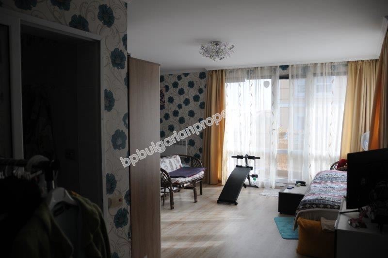 Spacious panoramic apartment close to the sea in Ravda