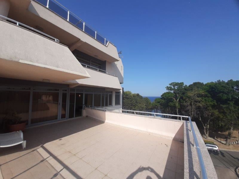 Panoramic apartments in a gated complex on the first line in Tsarevo