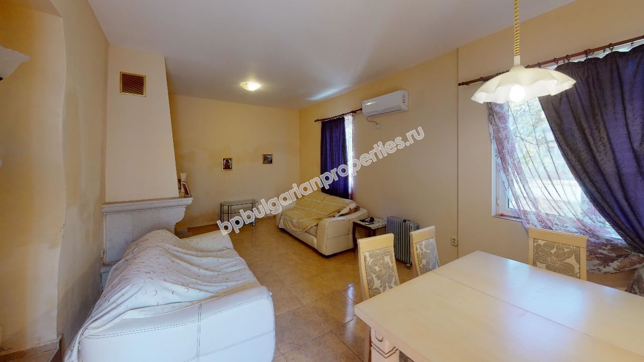 Two-storey house with three bedrooms and a swimming pool close to the city of Burgas and the sea