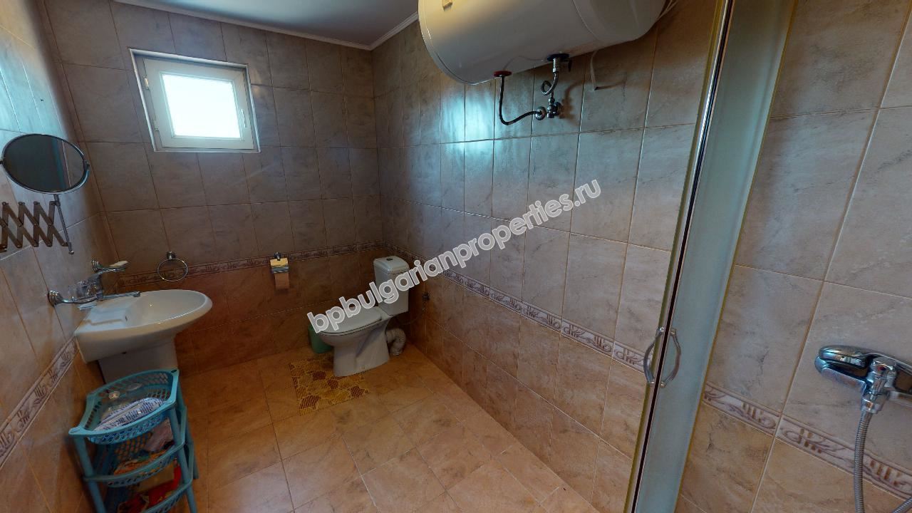 Two-storey house with three bedrooms and a swimming pool close to the city of Burgas and the sea