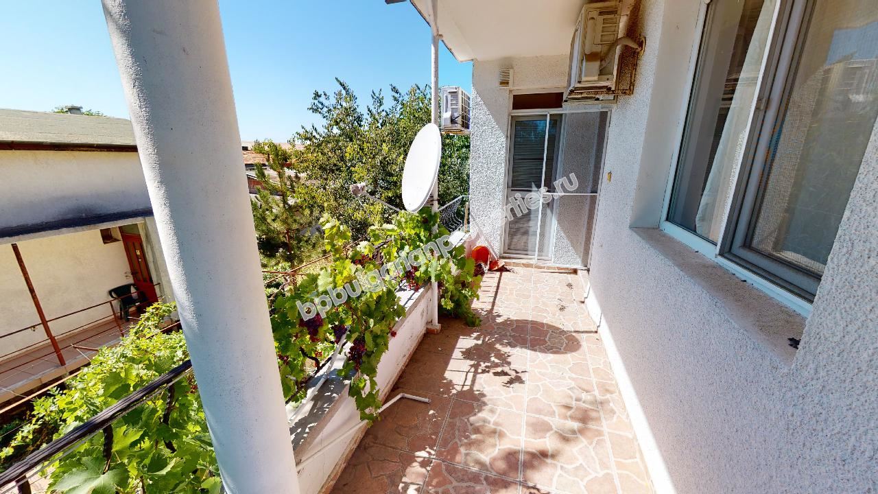 Two-storey house with three bedrooms and a swimming pool close to the city of Burgas and the sea