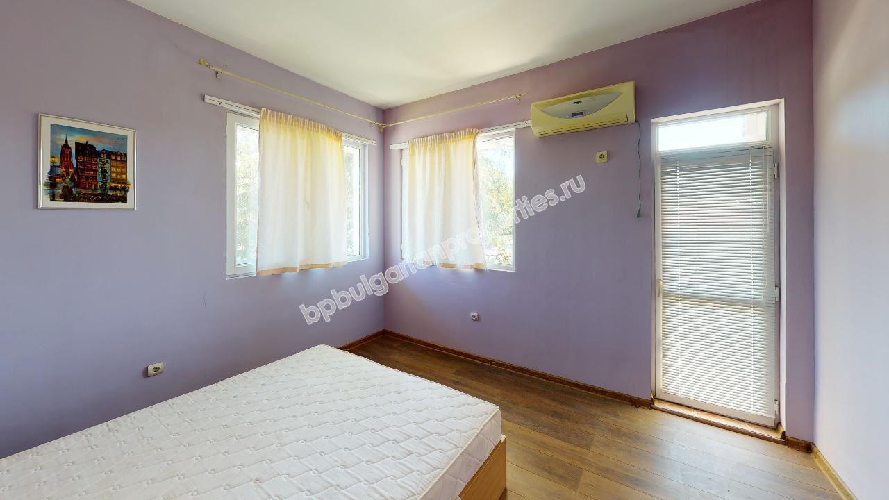 Two-storey house with three bedrooms and a swimming pool close to the city of Burgas and the sea