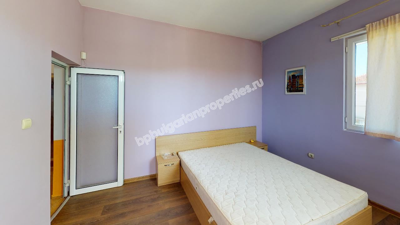 Two-storey house with three bedrooms and a swimming pool close to the city of Burgas and the sea