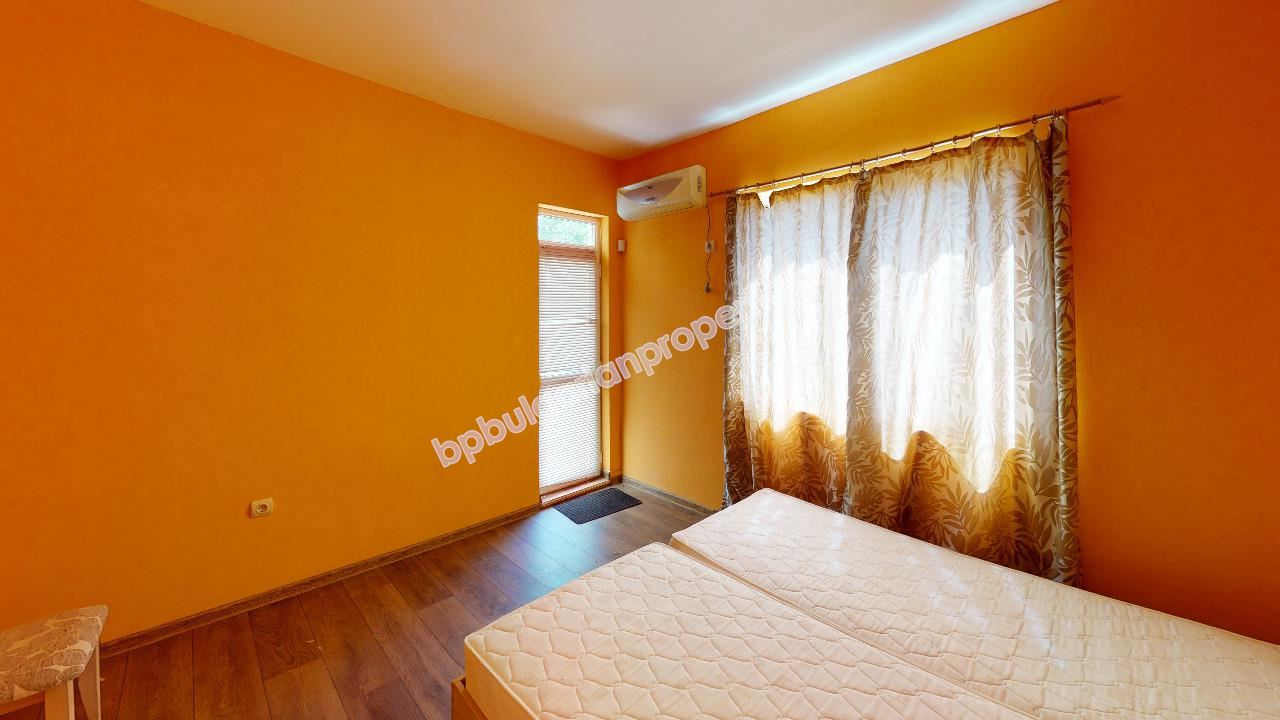 Two-storey house with three bedrooms and a swimming pool close to the city of Burgas and the sea