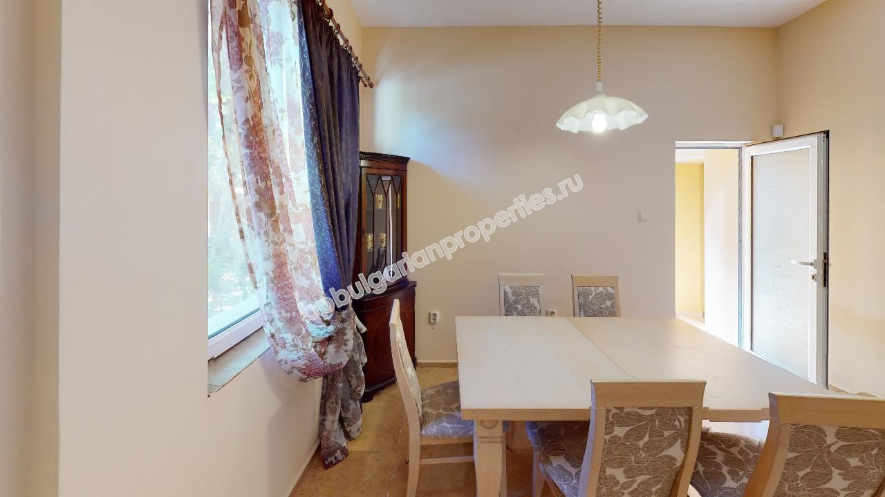 Two-storey house with three bedrooms and a swimming pool close to the city of Burgas and the sea