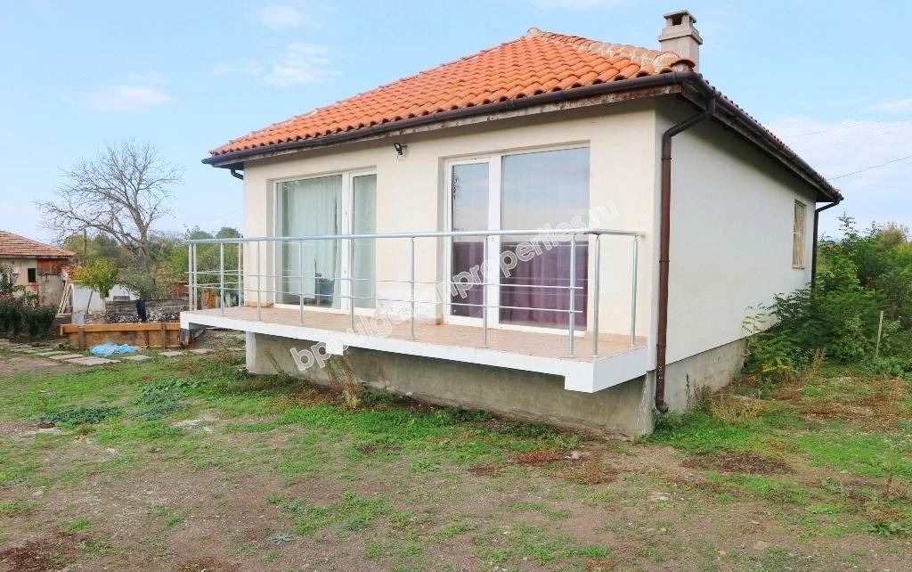 New one-storey house with a plot close to Burgas