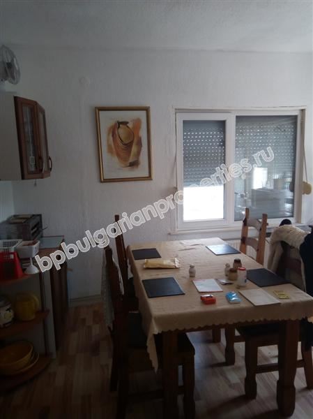 Traditional rural house with a plot 130 km from the sea