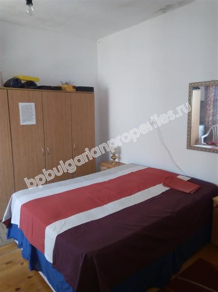 Traditional rural house with a plot 130 km from the sea