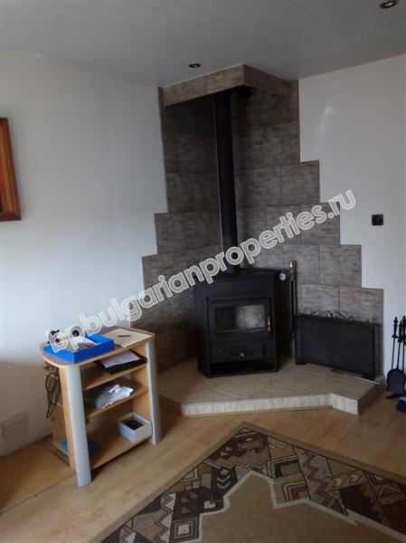 Traditional rural house with a plot 130 km from the sea