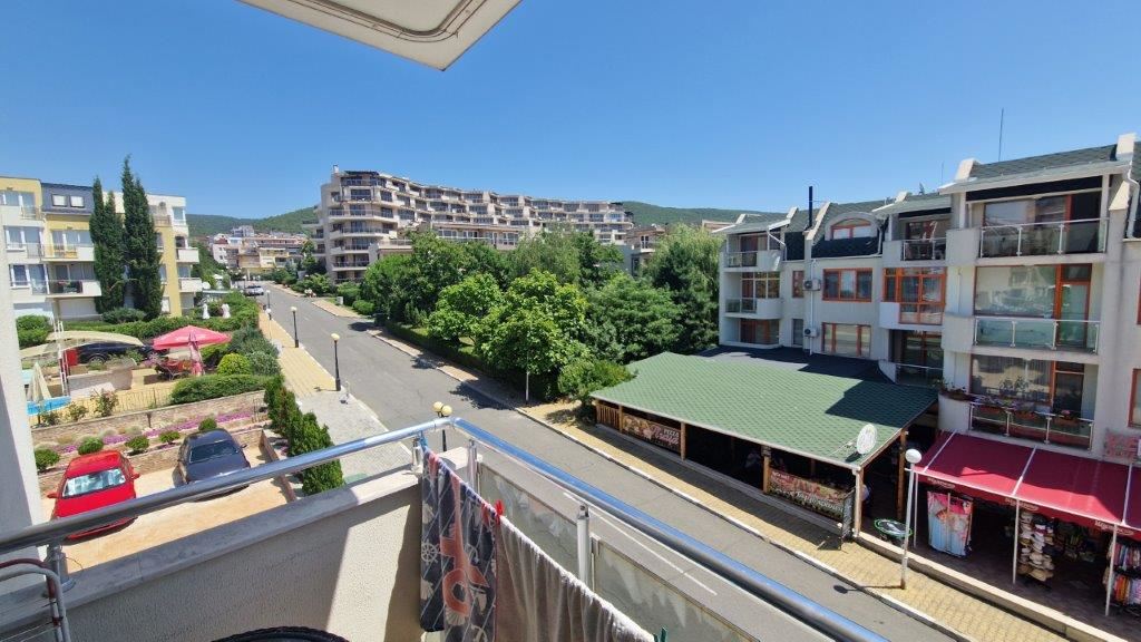 One-bedroom apartment with sea view near the beach in Sveti Vlas One-bedroom apartment with sea view near the beach in Sveti Vlas