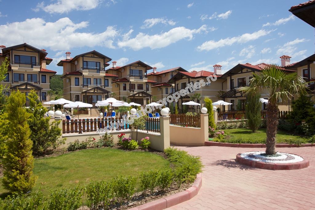 Two-storey villa with sea view in a gated complex with a swimming pool